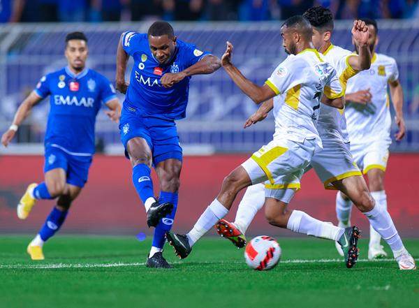 开云APP-广州队褪色成平民队 西亚第一豪门联赛亚冠双冠