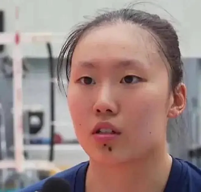 kaiyun-本事不大脾气不小！邹佳琪大骂队友，二传素养差比技术更致命|北京女排|金佳宝|球迷|球队|传球_新浪体育_新浪新闻