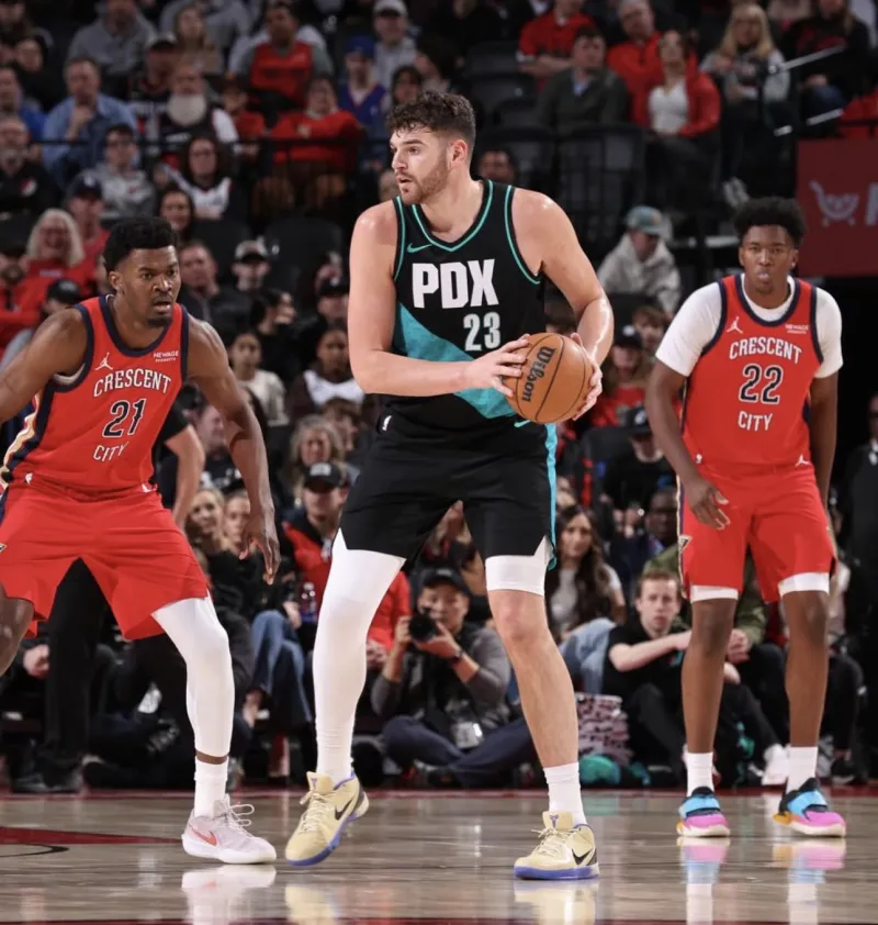 kaiyun-制霸内线！多诺万-克林根更新Ins晒近期赛场照与球迷分享